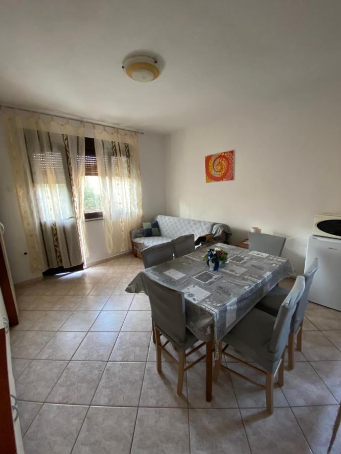 Apartman Milka Novigrad Istria Esterno foto